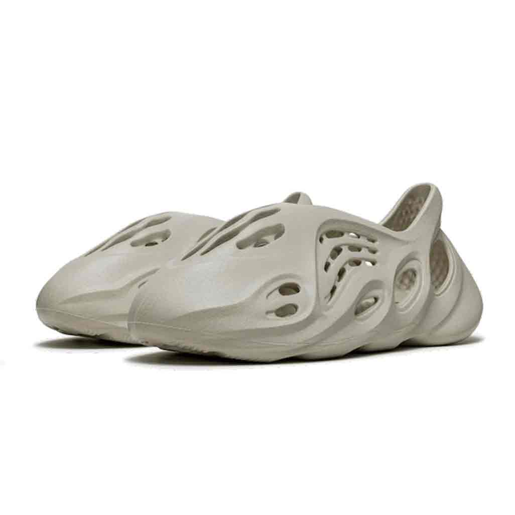 adidas Yeezy Foam RNNR Sand - Image 2