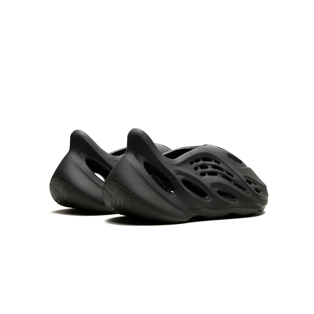adidas Yeezy Foam Runner 'Carbon' - Image 3