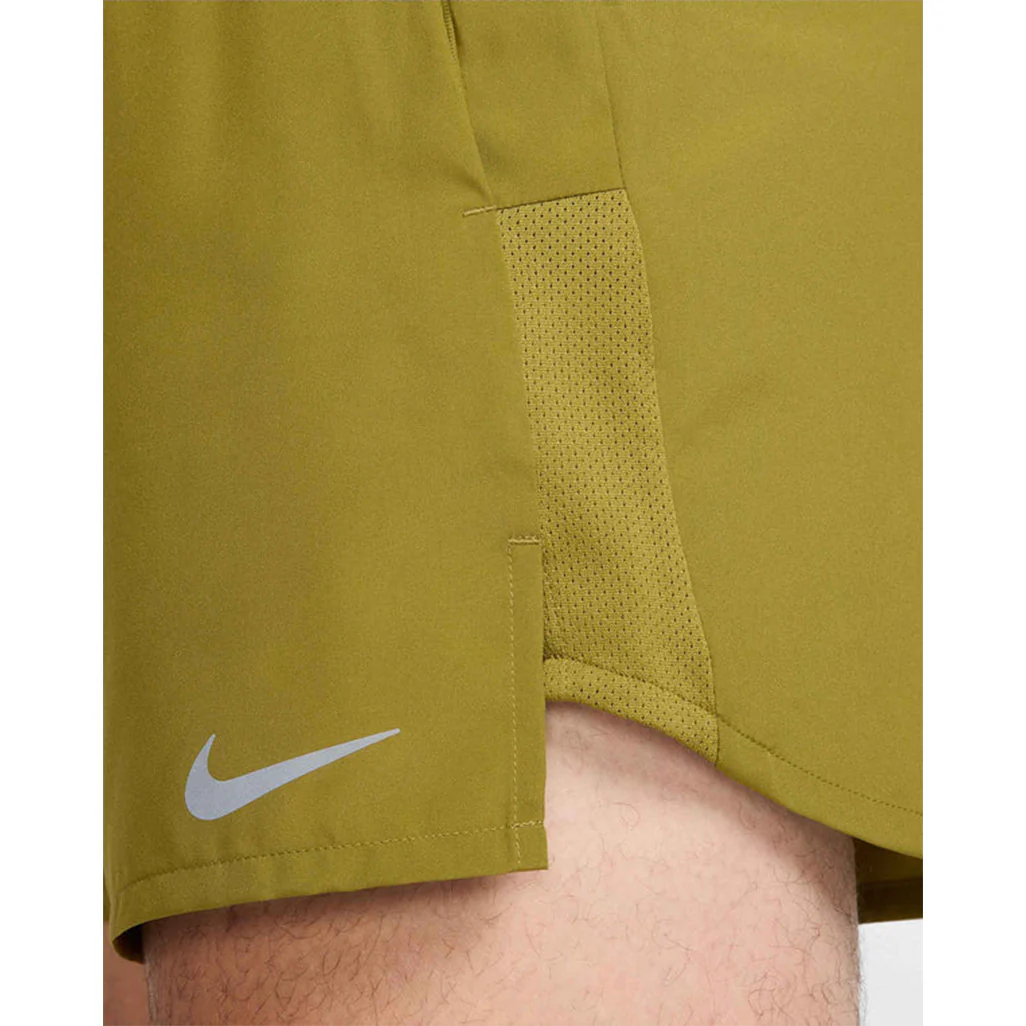 Nike Challenger Shorts Moss 5" - Image 8