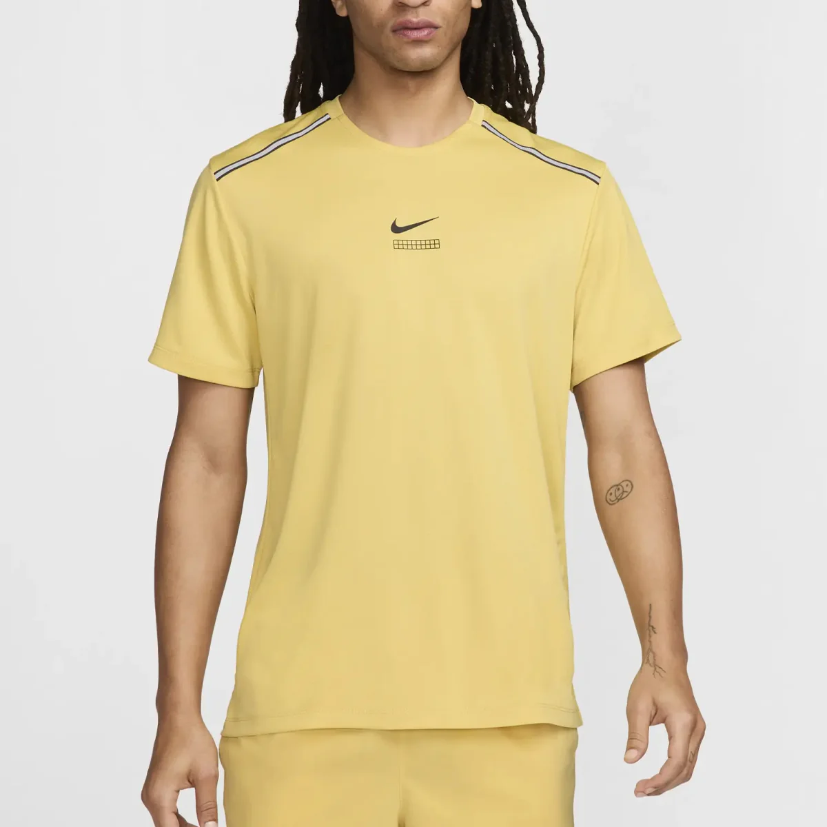 Nike Miler Dri-FIT Graphic Running T-Shirt Saturn Gold - Image 2