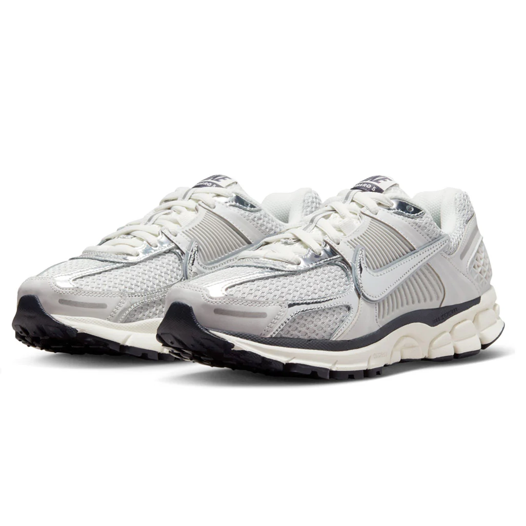 Nike Zoom Vomero 5 'Photon Dust Metallic Silver' W - Image 3