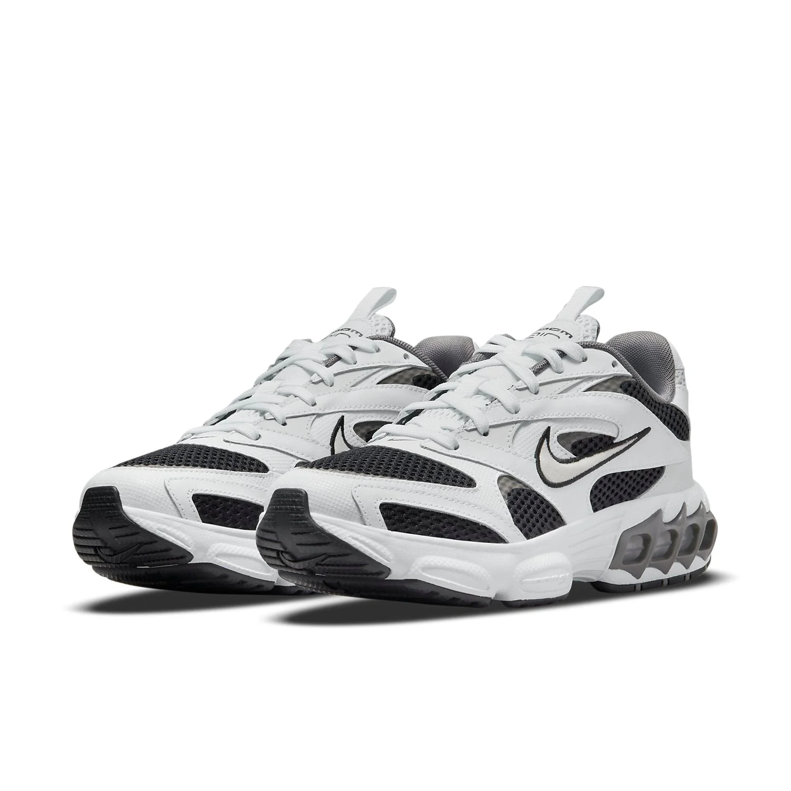 Nike Zoom Air Fire Low-Top White Black W - Image 2